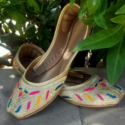 Golden Tilla Khussa with multi thread work - 2295